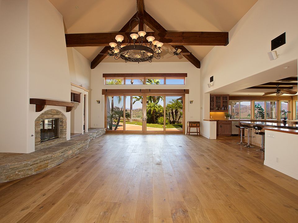 1st image of 3538 Avenida Amorosa
