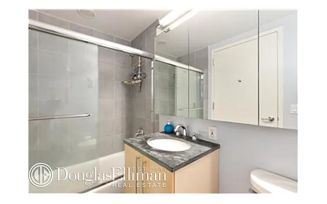 Rented by Douglas Elliman | media 27