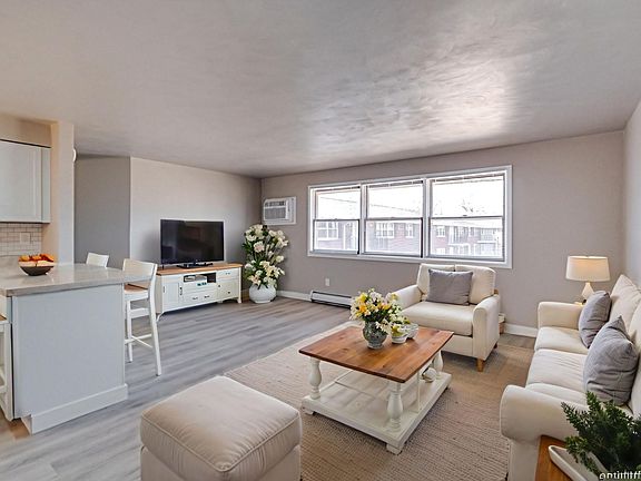 3rd image of 2323 Eastman Ave #2345-01