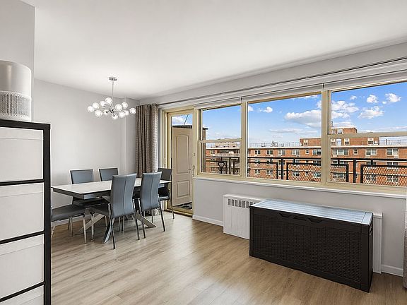 4th image of 2944 W 5th St APT 23J