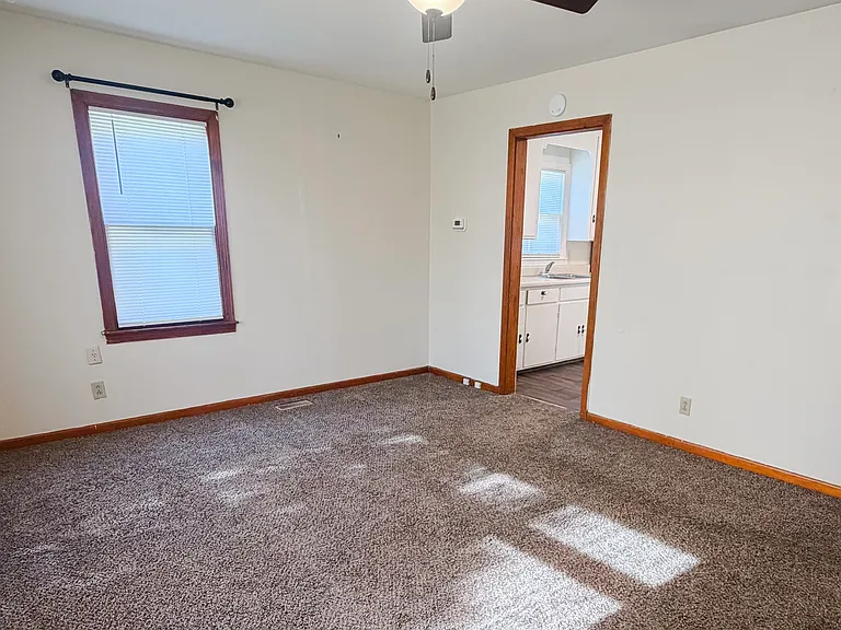 413 S Delaware Ave — Photo 2
