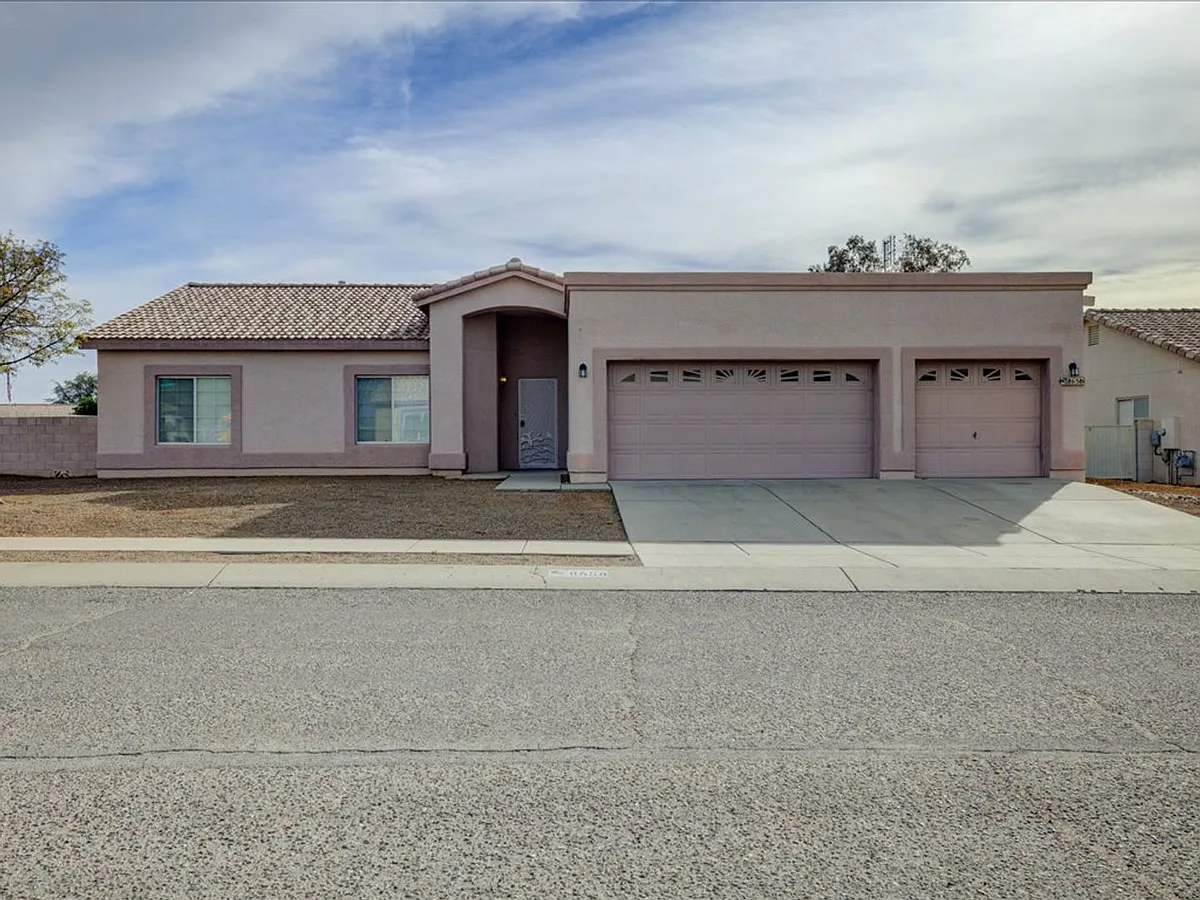 Building Photo - 8658 E Louhelen Way