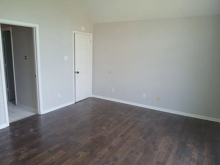 128 Rock Creek Dr — Photo 2