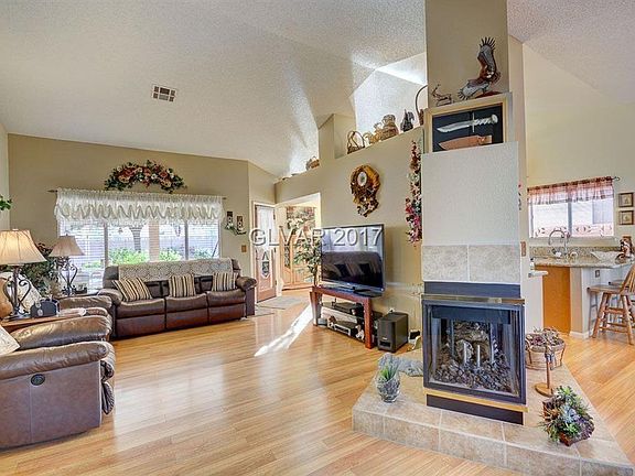 3rd image of 6505 Chilton Ct
