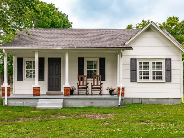 1105 Woods Ferry Rd, Gallatin, TN 37066