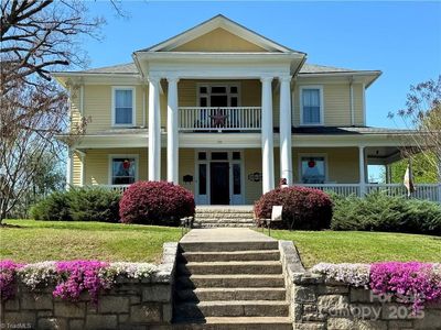 311 Cherry St, Mount Airy, NC, 27030