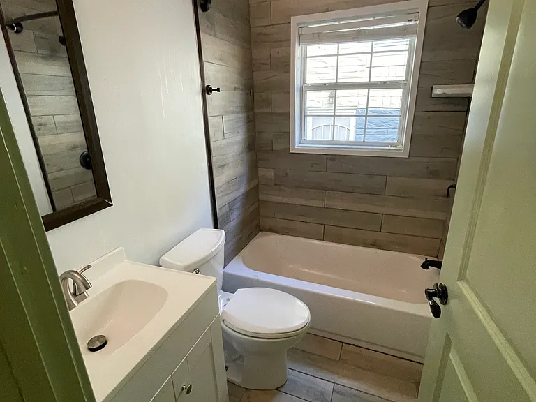 Ashby Grv SW — Photo 9