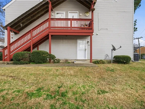 500 Barberton Dr APT 201, Virginia Beach, VA 23451