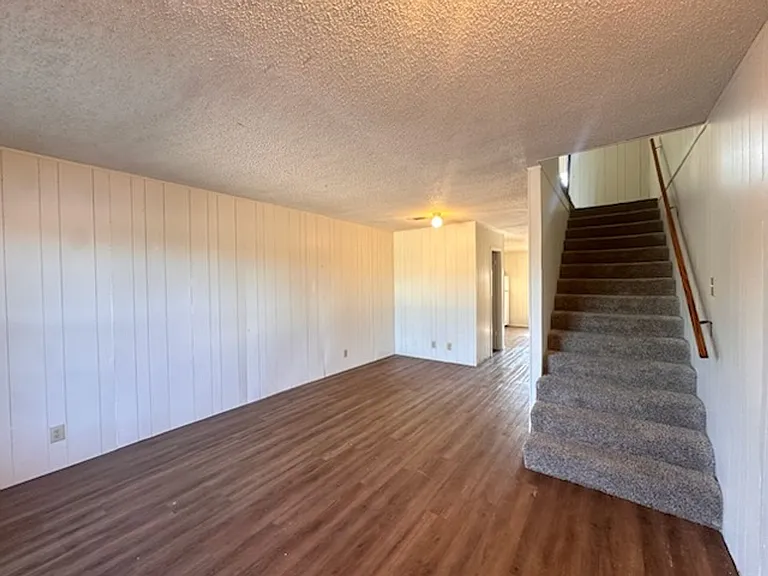 350 N Avenue D — Photo 15