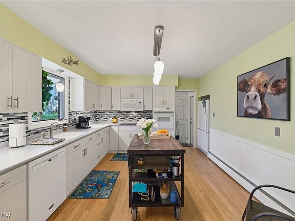 5th image of 27069 Hilliard Blvd