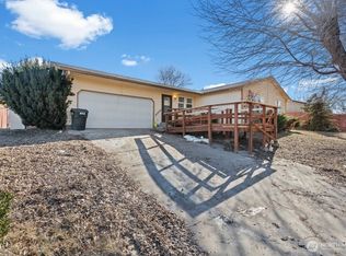 512 Broadview Dr, Grandview, WA