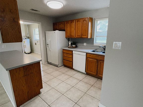 4th image of 403 S Vick St