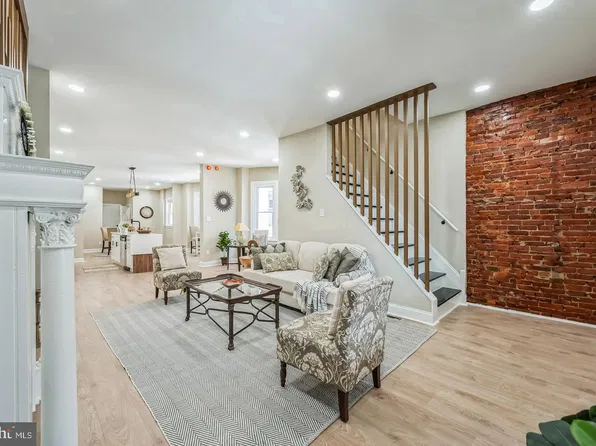 1220 S 52nd St, Philadelphia, PA 19143