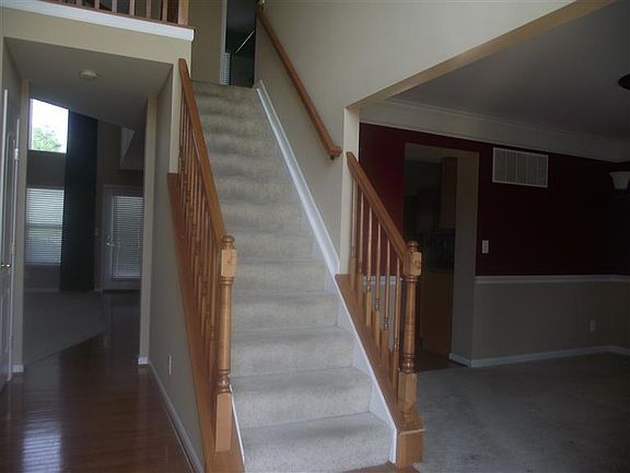 2nd image of 9 Broadfield Ct