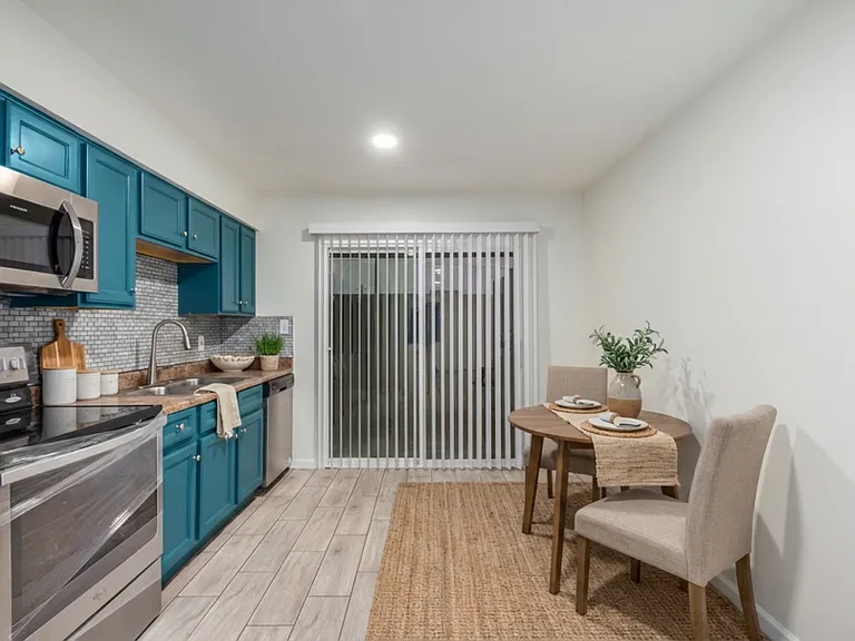 5107 N 28th Dr #3 — Photo 3