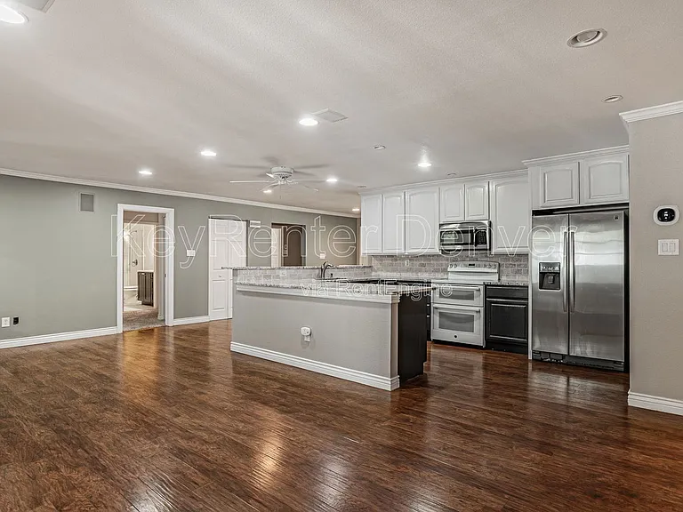535 S Cody St — Photo 5