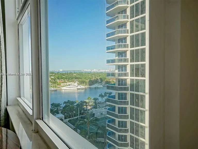 4747 Collins Ave #1108 — Photo 10