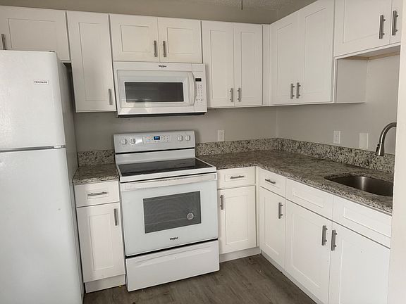5th image of 459 Kansas Ave