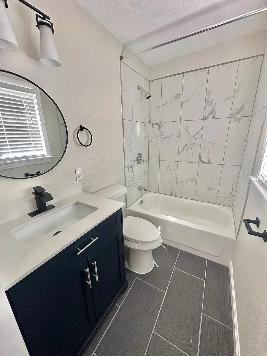 Building Photo - 4209 Junius St #5
