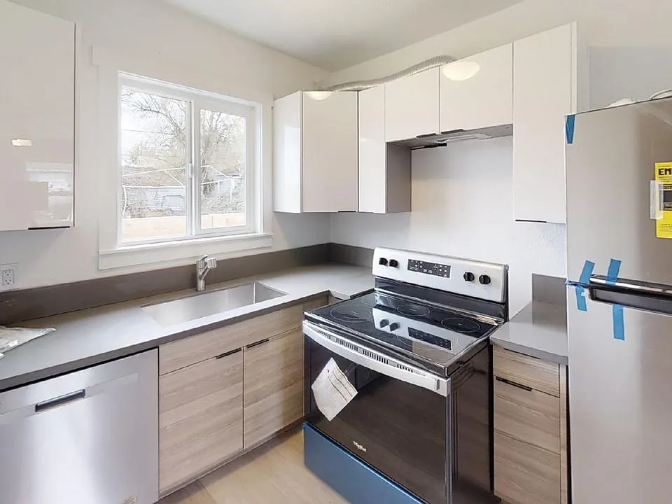 11518 NE Sandy Blvd #7