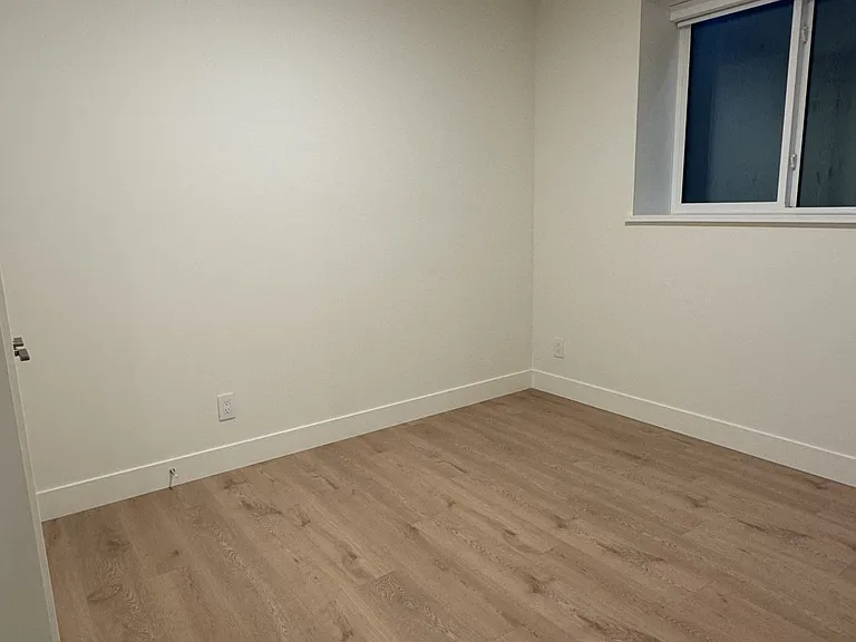 1130 Gordon Ave — Photo 13