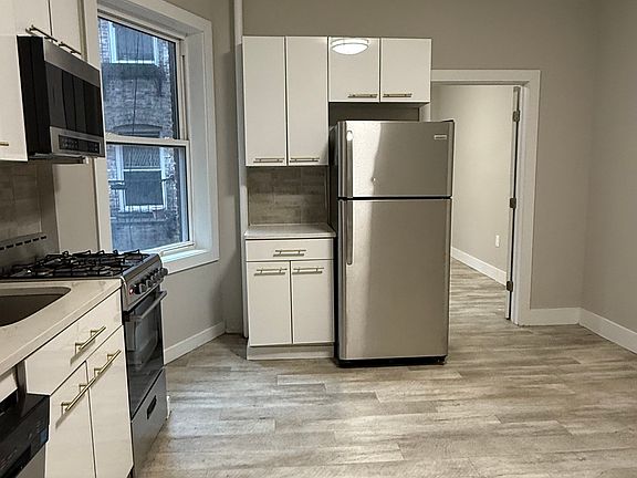 4th image of 304 50th St APT 3C