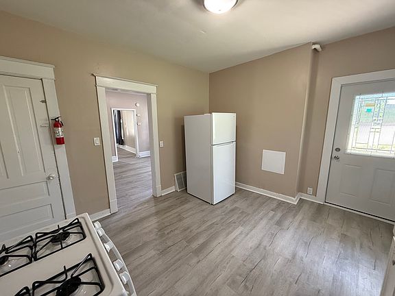 5th image of 305 Locust St #305