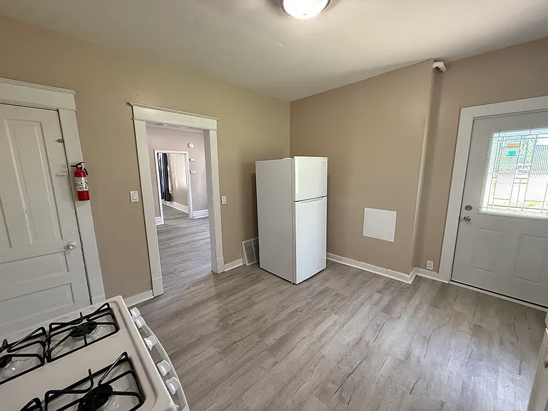 305 Locust St #305 — Photo 5
