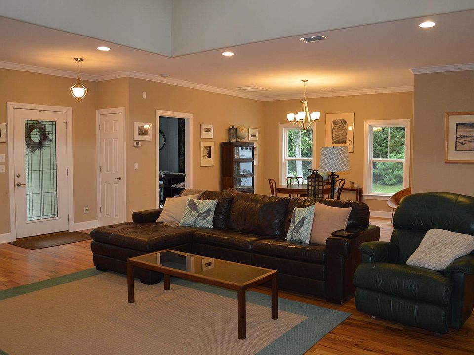 1st image of 1815 Linden Ln