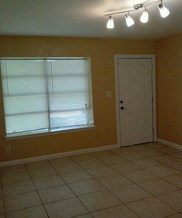 2nd image of 14 W Los Ebanos Blvd