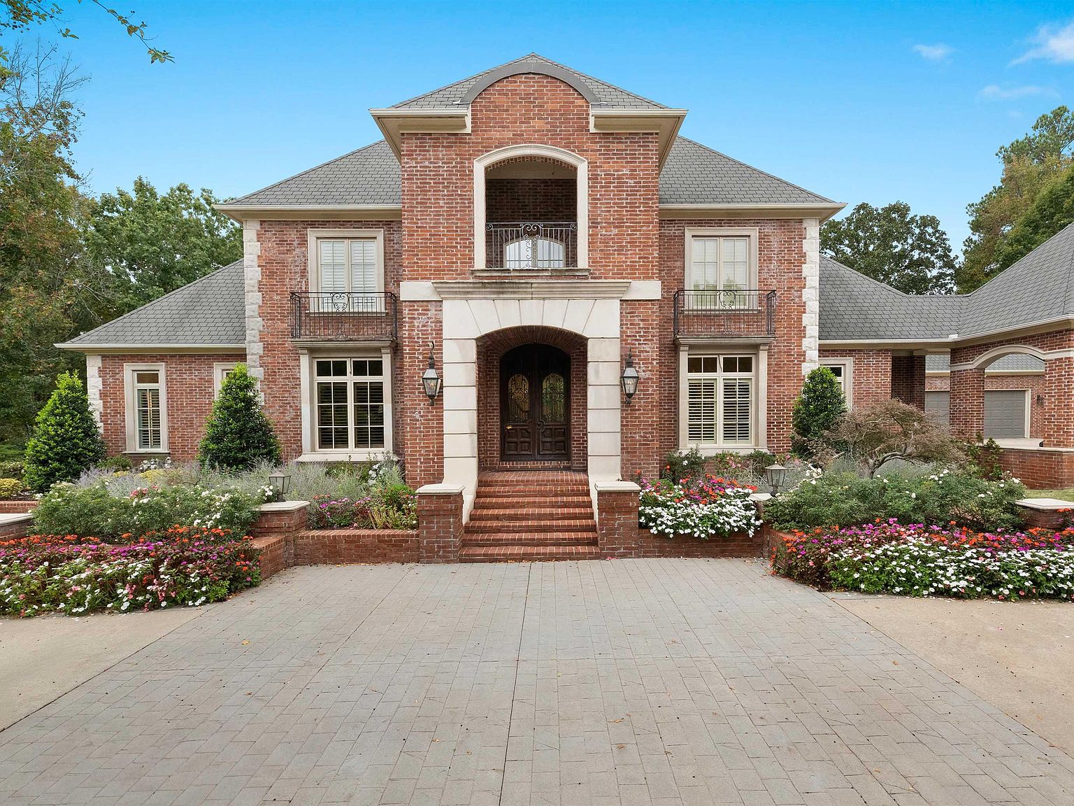 67 Sologne Cir