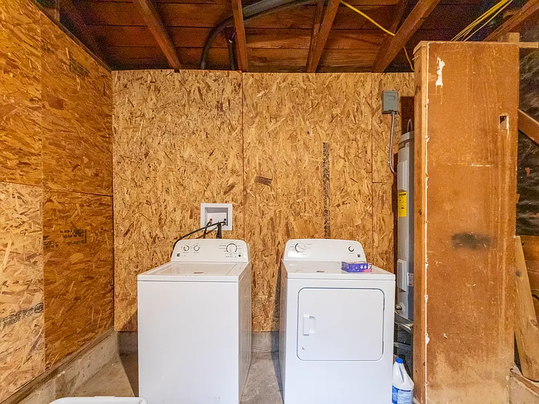1381 Sunset Dr — Photo 19
