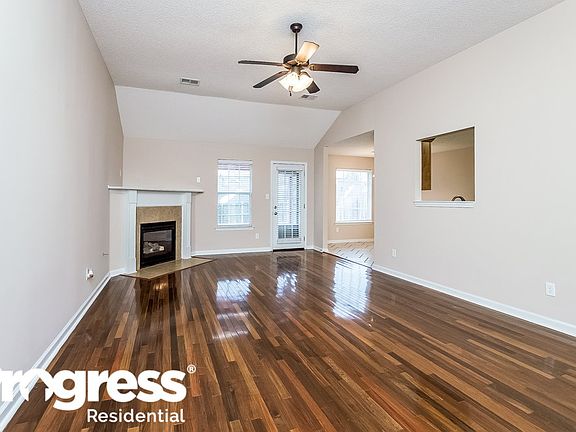 2nd image of 3201 Peachtree Dr