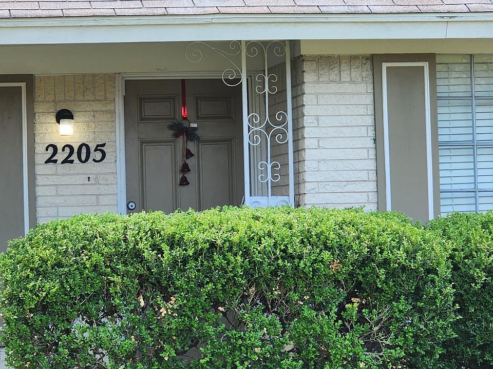 1st image of 2205 Teakwood Dr #B