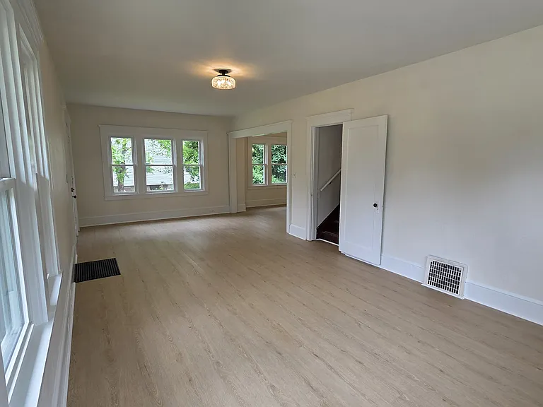 1008 George St — Photo 10