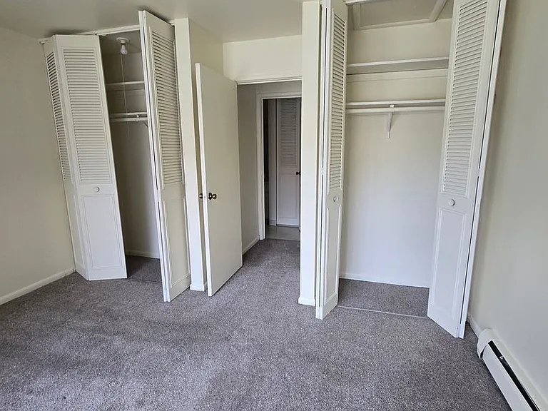 Mulford Park Apartments — Photo 7