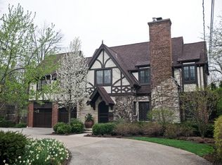 21 Lakeside Pl, Highland Park, IL 60035
