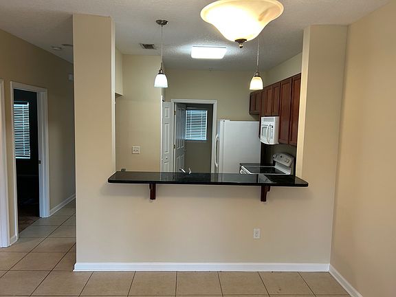 4th image of 405 Bouchelle Dr APT 214