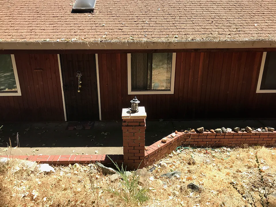 17027 Lawrence Way