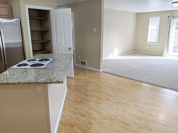 4th image of 1312 175th Street Ct E