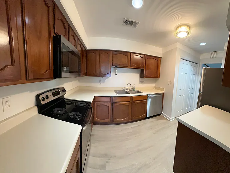 4595 Village Oaks Cir — Photo 13