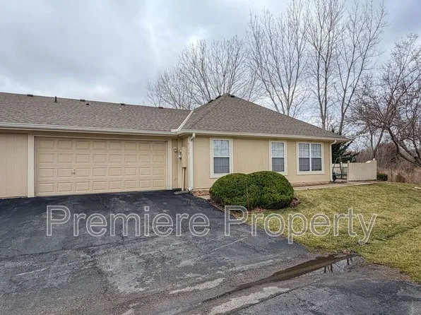 6102 NE Kensington Dr, Lees Summit, MO 64064