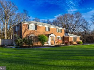 1405 Georgian Dr, Moorestown, NJ 08057