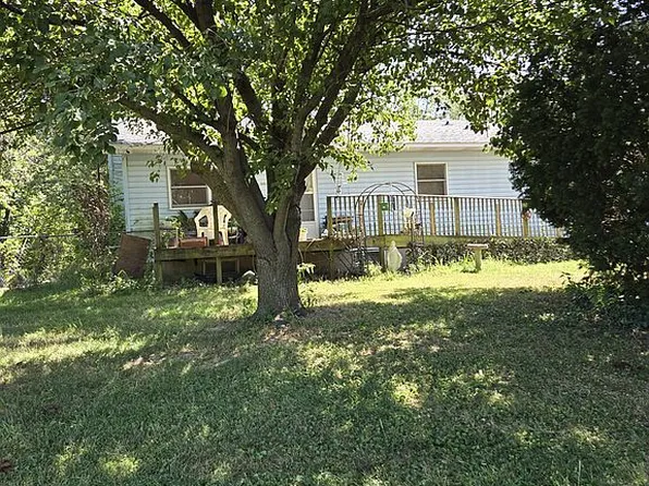 643 S Division St, Pocahontas, IL 62275