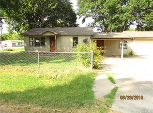 207 SW 3rd St, Adair, OK 74330