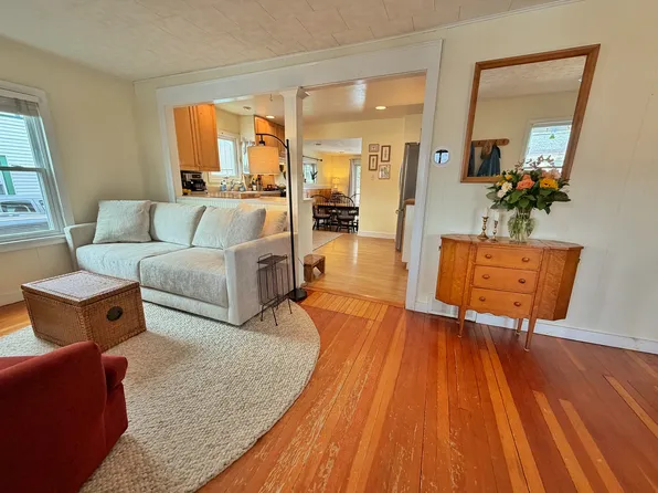 1433 North Ave, Burlington, VT 05408