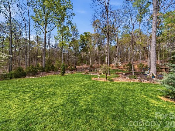 3rd image of 5540 Dogwood Blvd