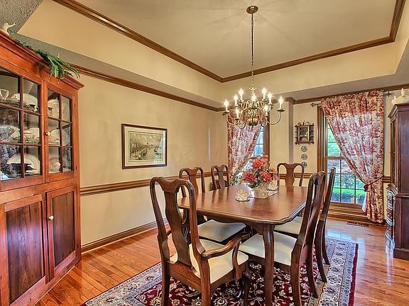5th image of 6446 Buckman St