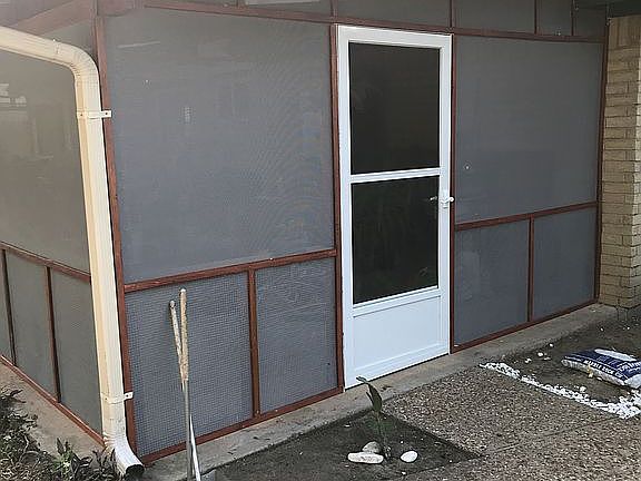 Enclosed Screened Patio 