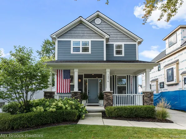 1376 Bennaville Ave, Birmingham, MI 48009